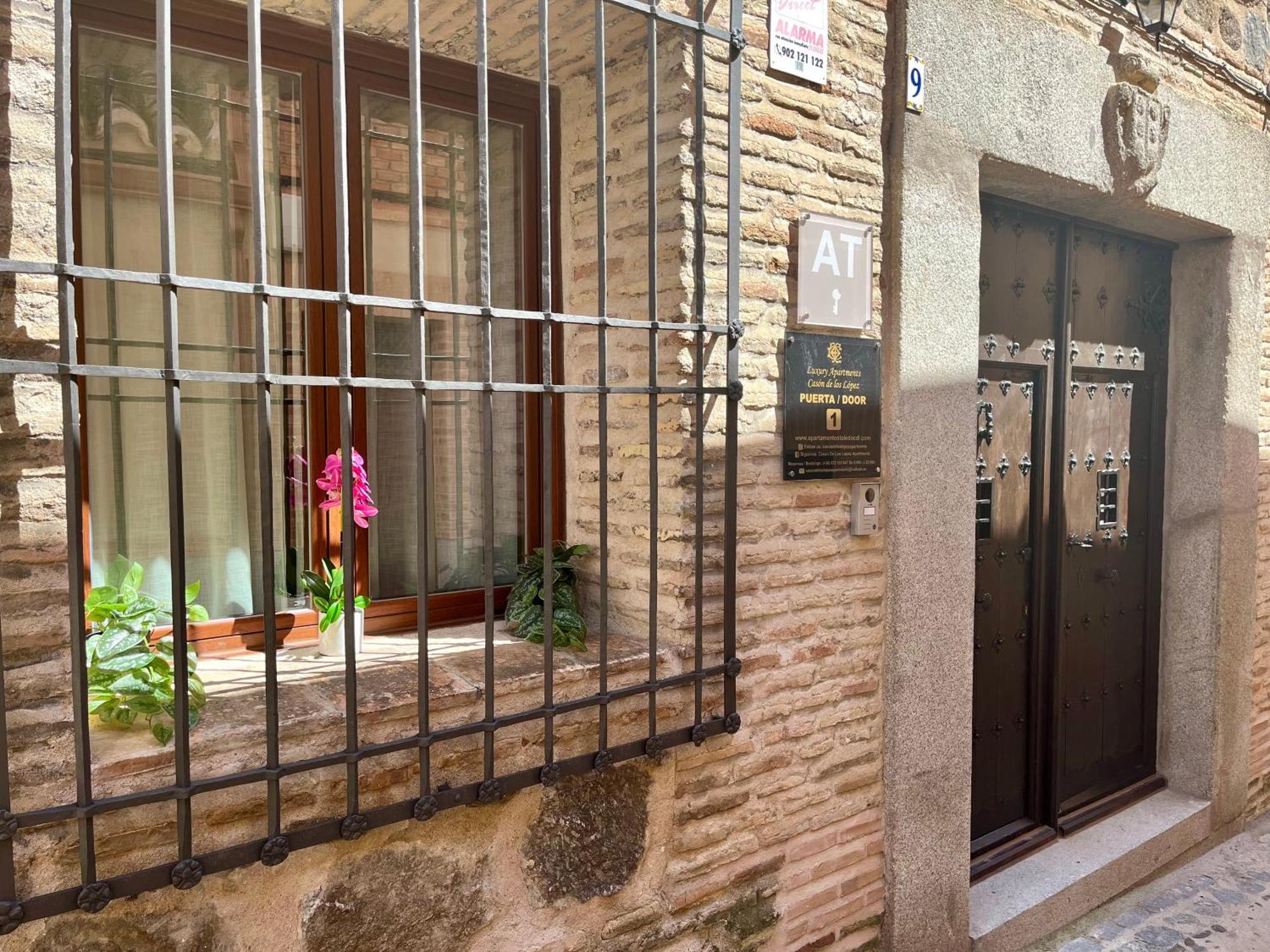 Cason De Los Lopez Apartments Толедо Екстериор снимка